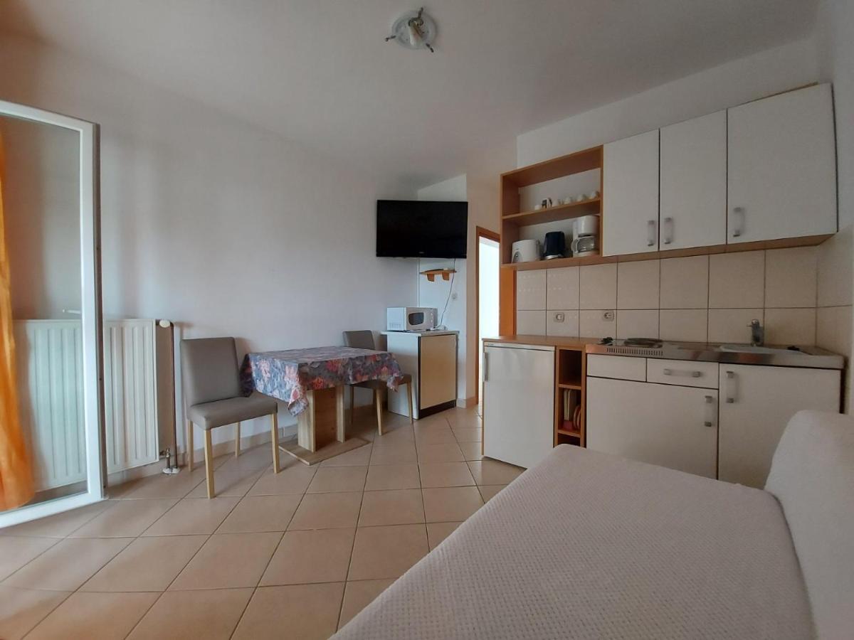 Apartment Pezic Krk Town Bagian luar foto