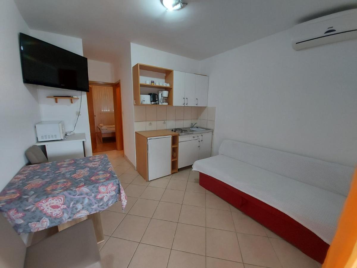 Apartment Pezic Krk Town Bagian luar foto