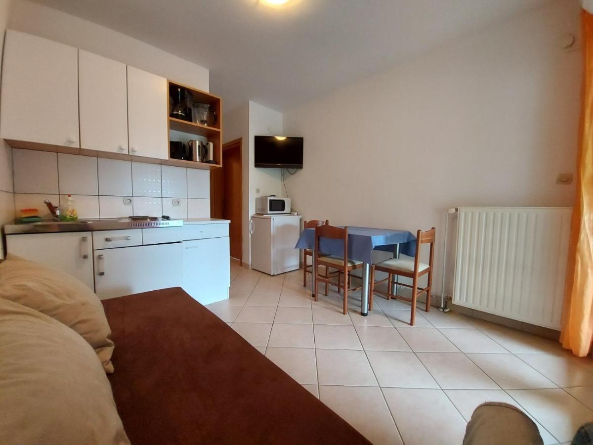 Apartment Pezic Krk Town Bagian luar foto