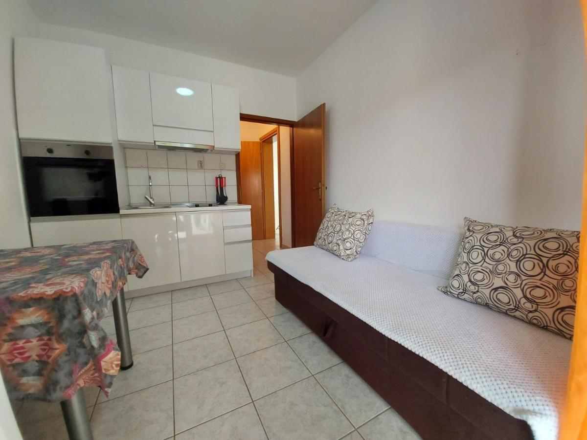 Apartment Pezic Krk Town Bagian luar foto