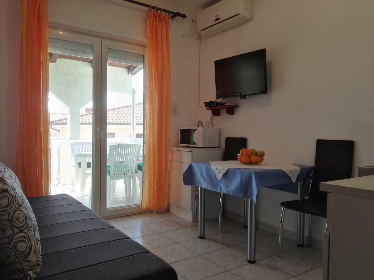 Apartment Pezic Krk Town Bagian luar foto